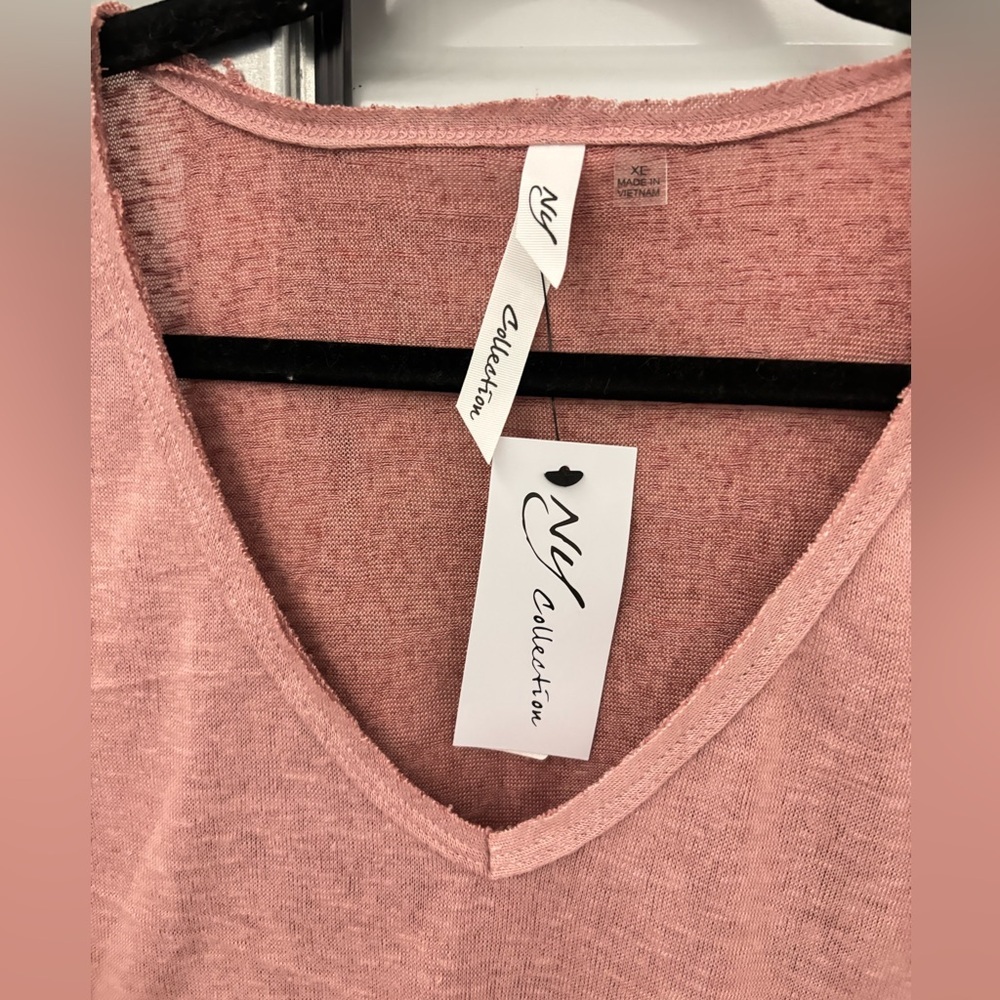 Women's Pink V-Neck Top - Picture 3 of 4